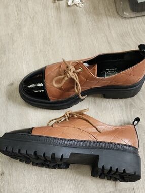 Agl Brown Quilted Lace-Up Chunky Oxford with Black Patent Cap Toe